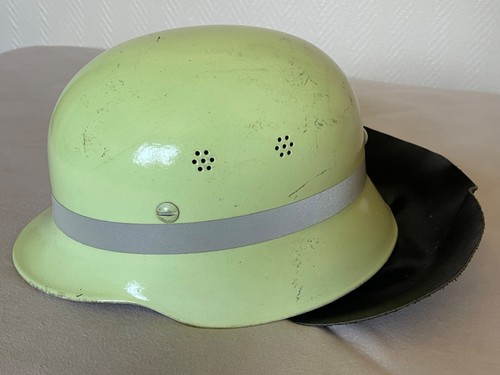Alter feuerwehrhelm vintage - /,