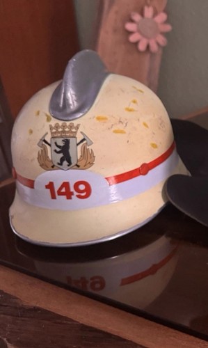 Helm der berliner feuerwehr - helm,