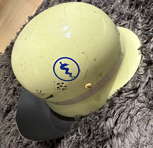 Feuerwehrhelm hell